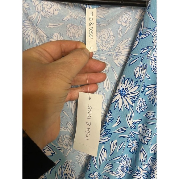 NWT Mia & Tess Dress XL Blue White Floral V-Neck Faux Wrap Elastic Waist Casual - Picture 4 of 4